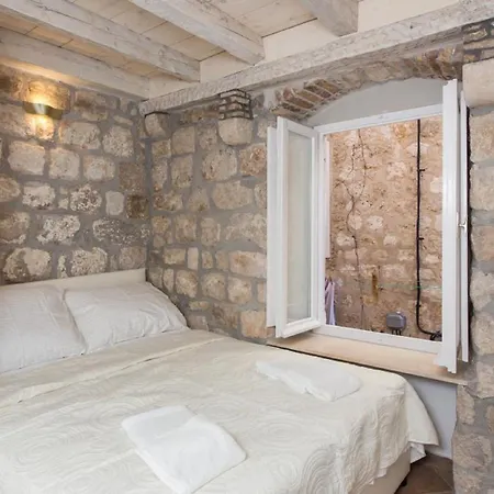 Bottega Pensión 3*